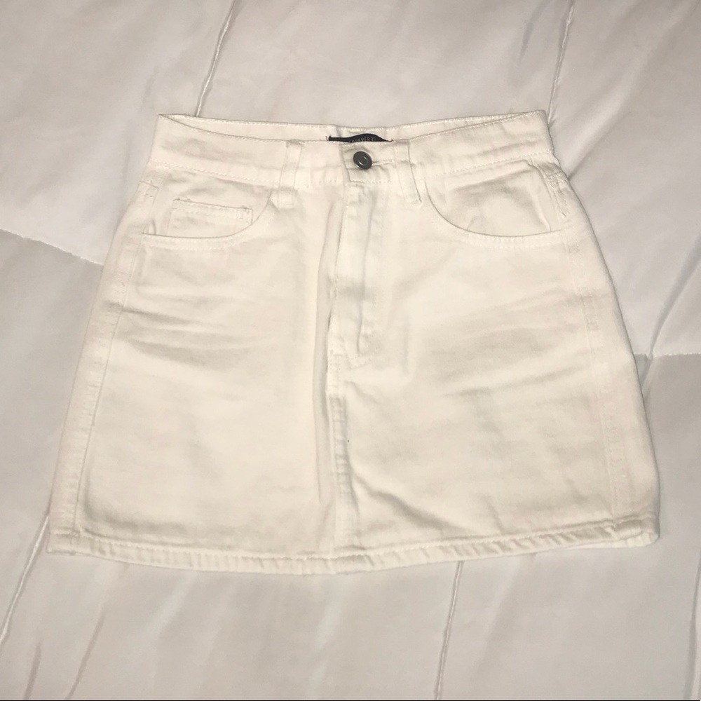 White jean mini skirt.